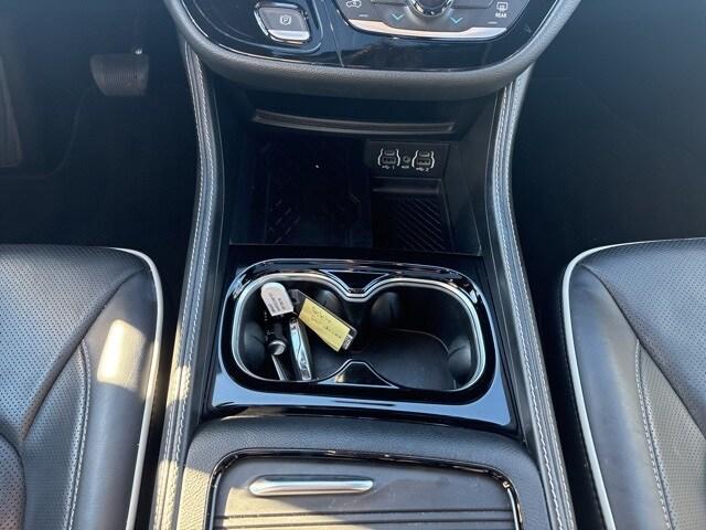 used 2025 Chrysler Pacifica car, priced at $41,997