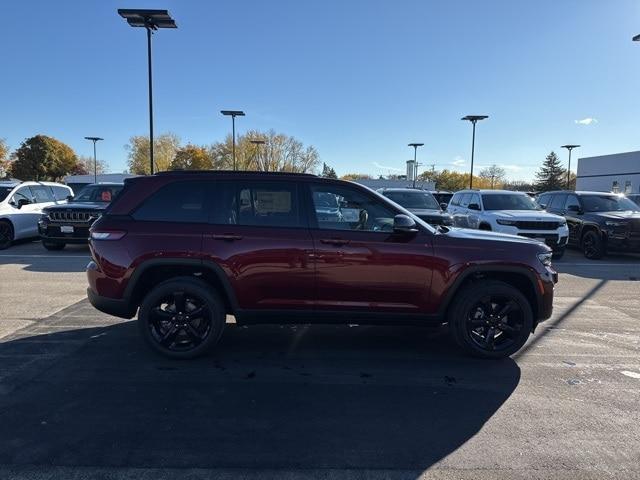 new 2025 Jeep Grand Cherokee car, priced at $45,759