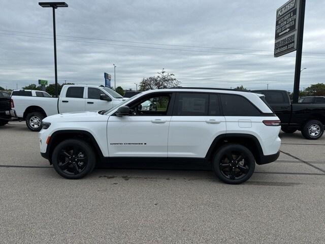 new 2024 Jeep Grand Cherokee car, priced at $52,645