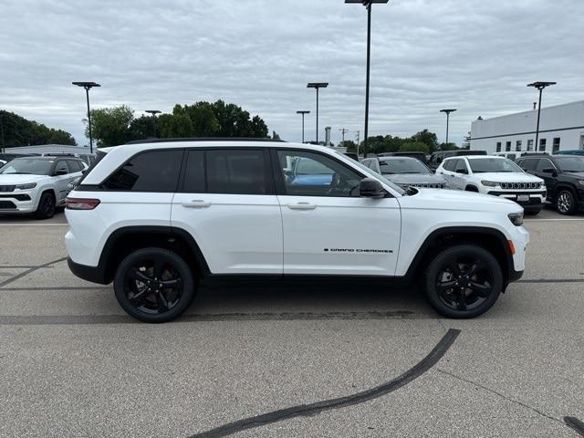 new 2024 Jeep Grand Cherokee car, priced at $52,645