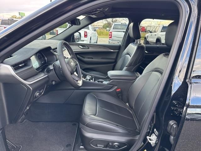 new 2025 Jeep Grand Cherokee car, priced at $54,835