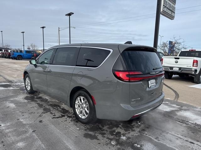 new 2025 Chrysler Pacifica car, priced at $44,079