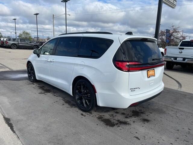 used 2023 Chrysler Pacifica car, priced at $32,500