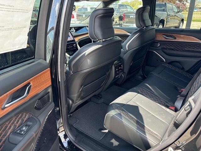 new 2025 Jeep Grand Cherokee car, priced at $68,665