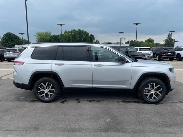 new 2025 Jeep Grand Cherokee L car, priced at $45,877
