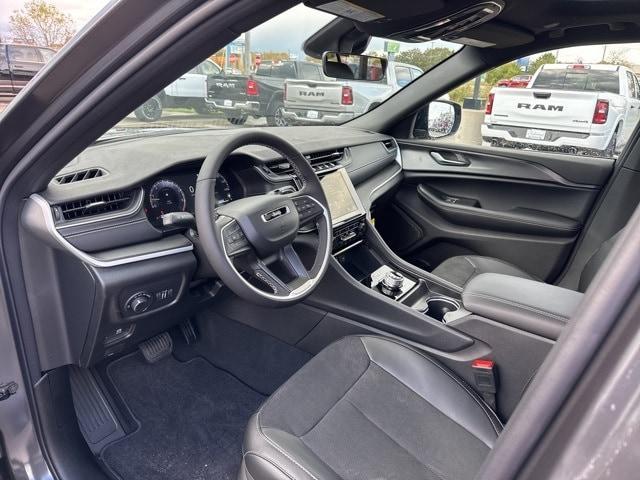 new 2025 Jeep Grand Cherokee car, priced at $45,759