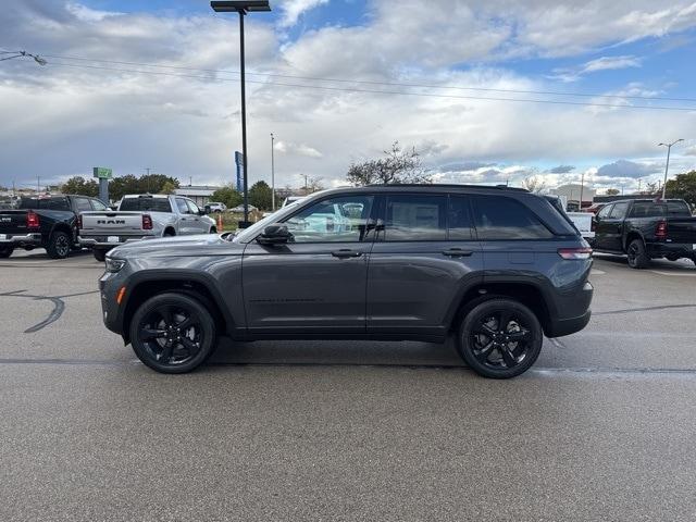 new 2025 Jeep Grand Cherokee car, priced at $45,759