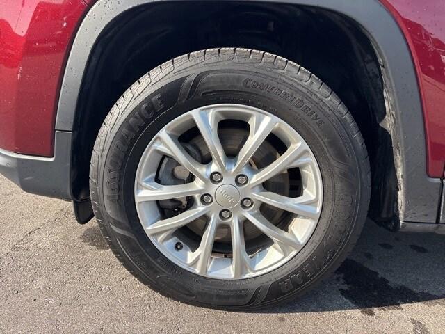 used 2019 Jeep Cherokee car, priced at $14,995