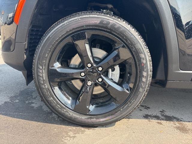 new 2025 Jeep Grand Cherokee car, priced at $44,260