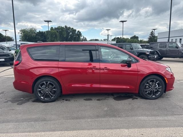 new 2026 Chrysler Pacifica car, priced at $46,800