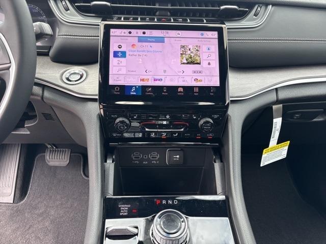 new 2025 Jeep Grand Cherokee car, priced at $46,536
