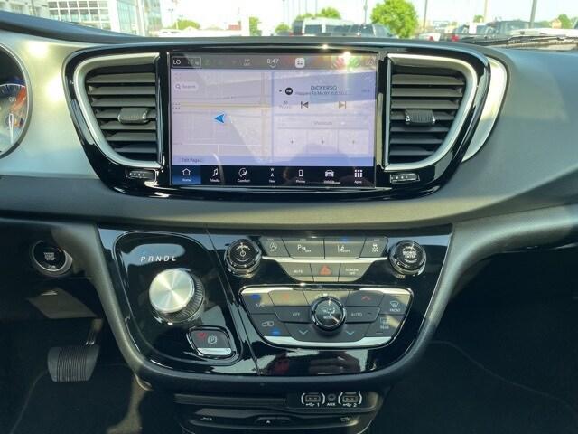 used 2023 Chrysler Pacifica car, priced at $34,999