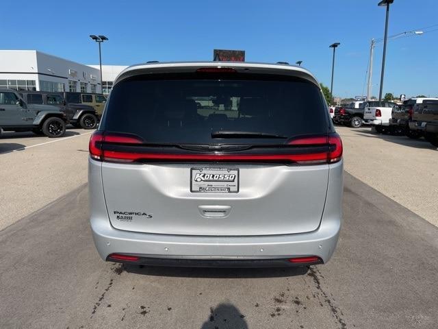 used 2023 Chrysler Pacifica car, priced at $34,999