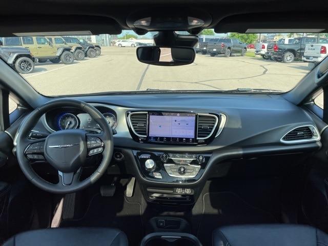 used 2023 Chrysler Pacifica car, priced at $34,999