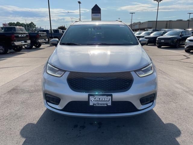 used 2023 Chrysler Pacifica car, priced at $34,999