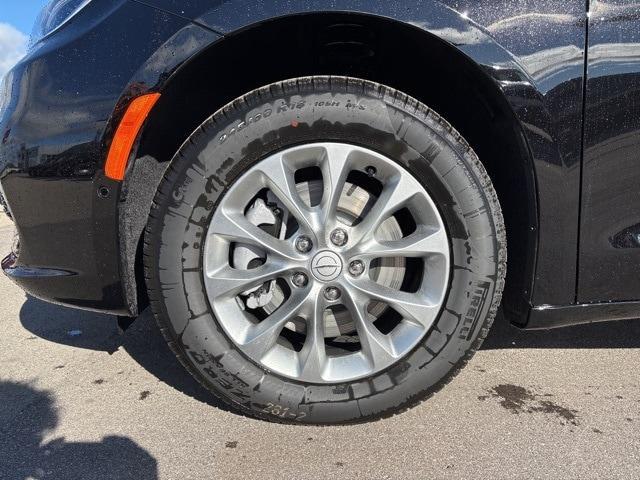 new 2026 Chrysler Pacifica car, priced at $46,857