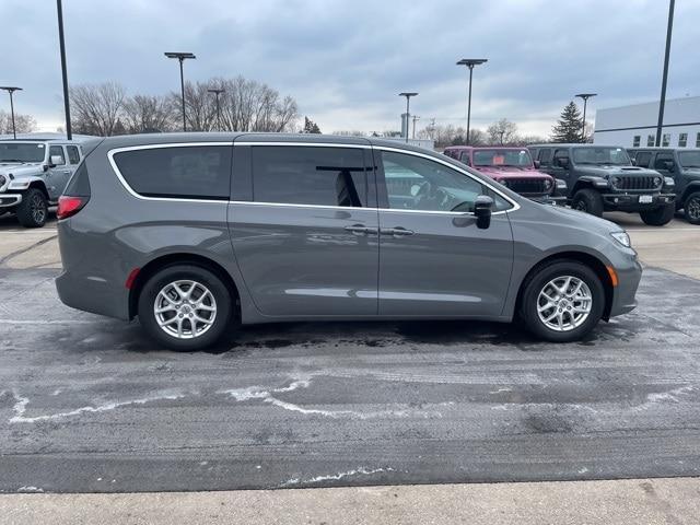 new 2025 Chrysler Pacifica car, priced at $42,373