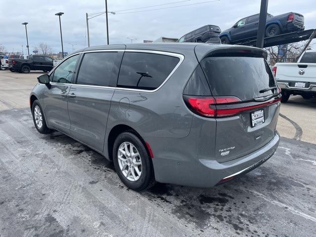 new 2025 Chrysler Pacifica car, priced at $42,373