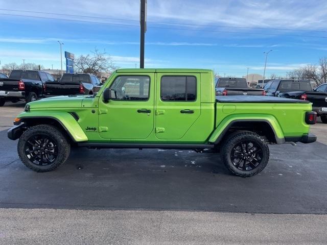 new 2025 Jeep Gladiator car, priced at $45,295