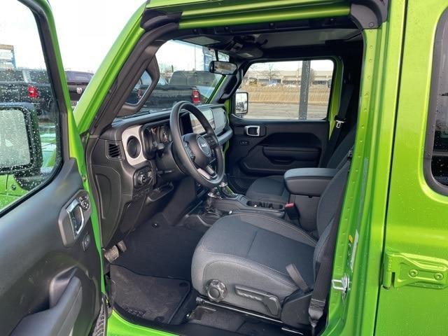 new 2025 Jeep Gladiator car, priced at $45,295