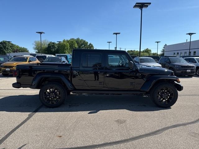 new 2024 Jeep Gladiator car, priced at $40,919