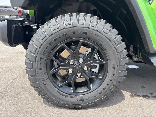 new 2025 Jeep Gladiator car, priced at $50,976