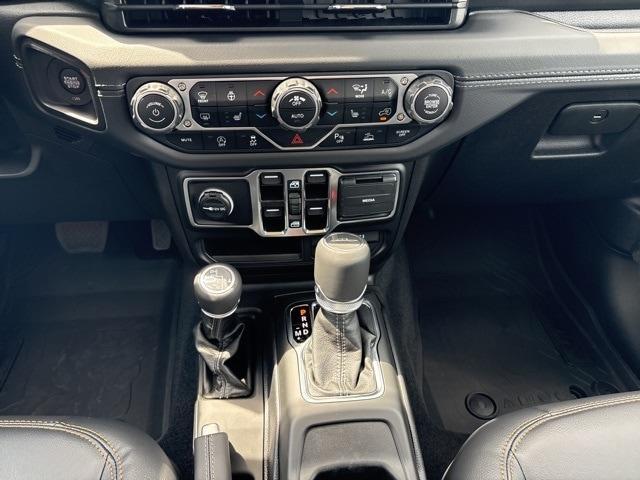 new 2025 Jeep Gladiator car, priced at $50,976