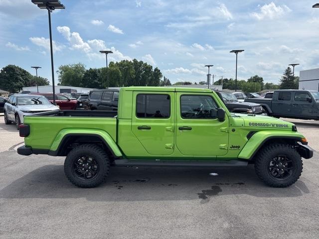 new 2025 Jeep Gladiator car, priced at $48,976
