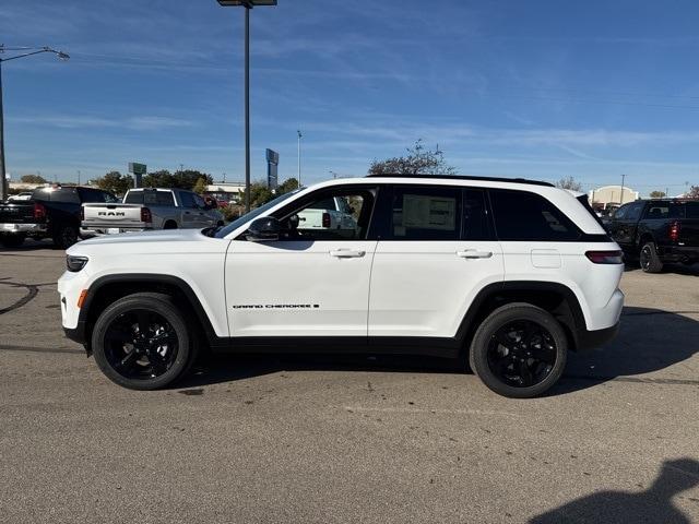 new 2025 Jeep Grand Cherokee car, priced at $45,223