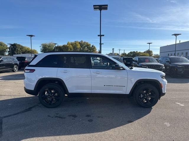 new 2025 Jeep Grand Cherokee car, priced at $45,223