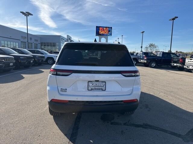 new 2025 Jeep Grand Cherokee car, priced at $44,562