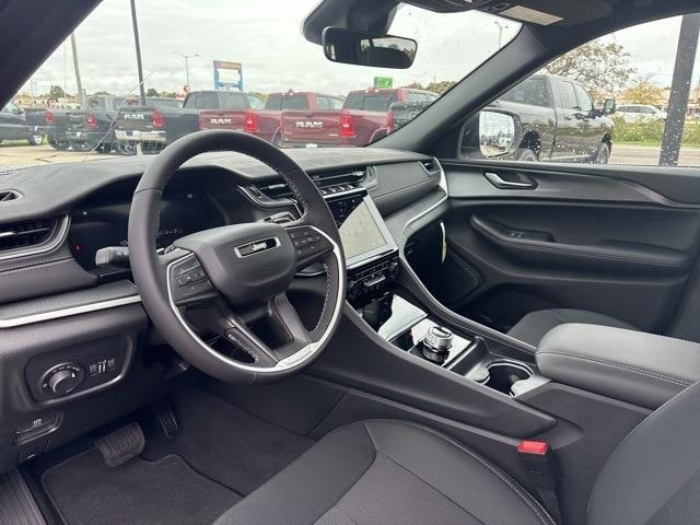 new 2025 Jeep Grand Cherokee L car, priced at $42,999