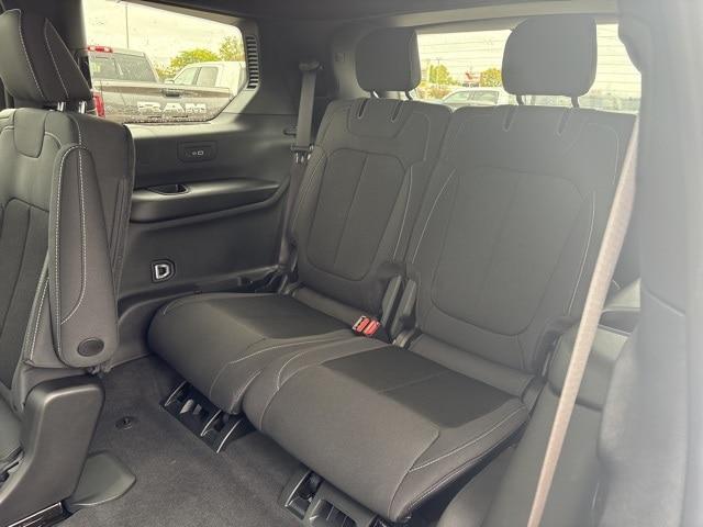 new 2025 Jeep Grand Cherokee L car, priced at $42,999