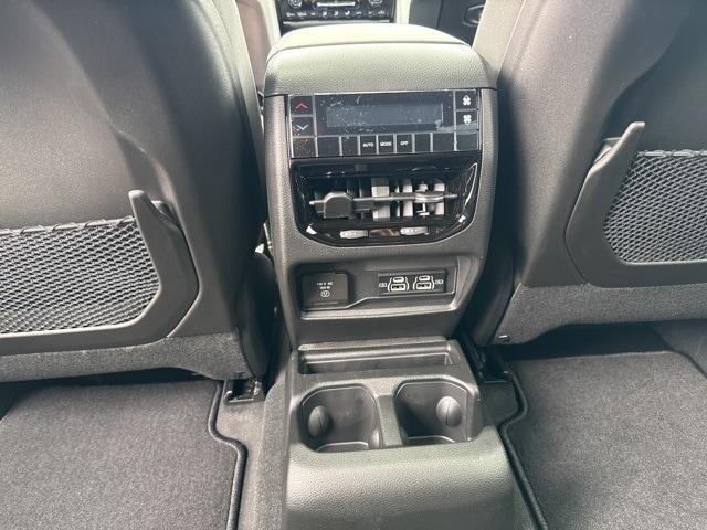 new 2025 Jeep Grand Cherokee L car, priced at $43,125