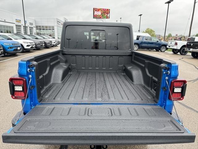 new 2024 Jeep Gladiator car, priced at $44,917