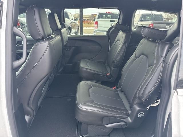 new 2025 Chrysler Pacifica car, priced at $42,406