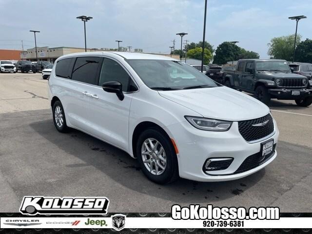 new 2025 Chrysler Pacifica car, priced at $42,406