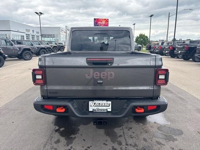 new 2025 Jeep Gladiator car, priced at $51,177