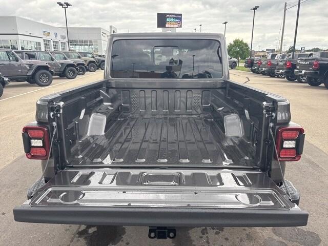 new 2025 Jeep Gladiator car, priced at $51,177