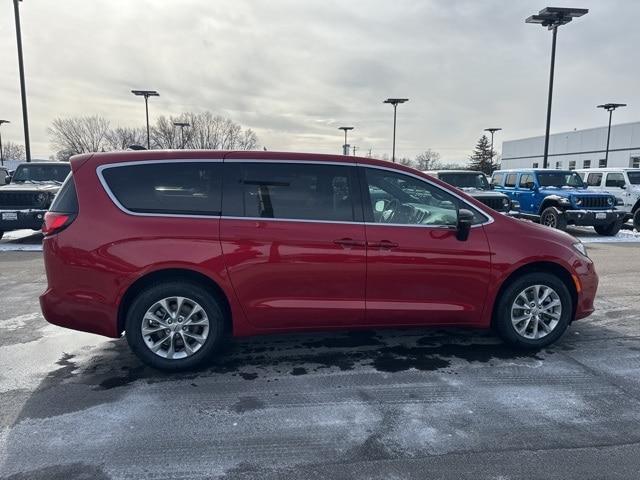 new 2025 Chrysler Pacifica car, priced at $45,291