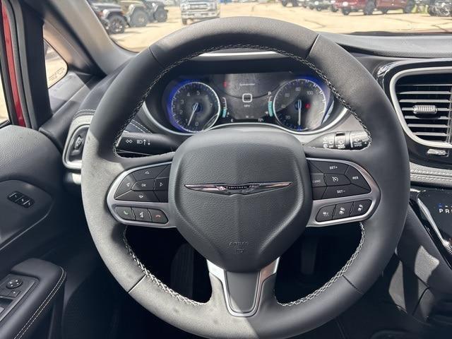 new 2026 Chrysler Pacifica car, priced at $45,427