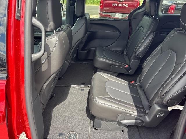new 2026 Chrysler Pacifica car, priced at $45,427