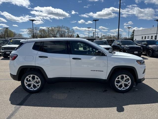 new 2024 Jeep Compass car, priced at $25,495