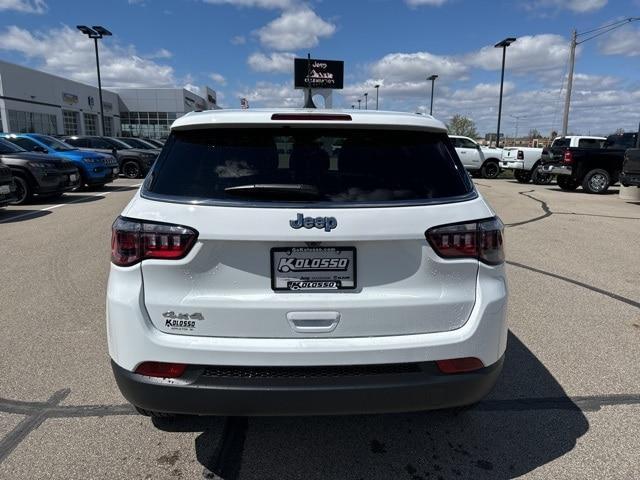 new 2024 Jeep Compass car, priced at $25,495