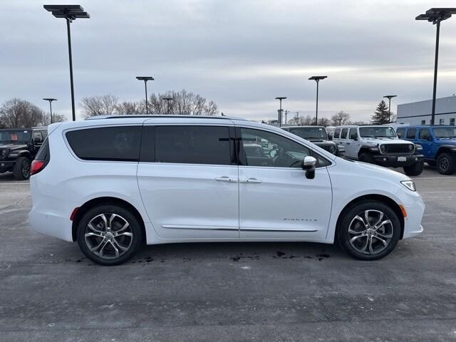 new 2025 Chrysler Pacifica car, priced at $55,645