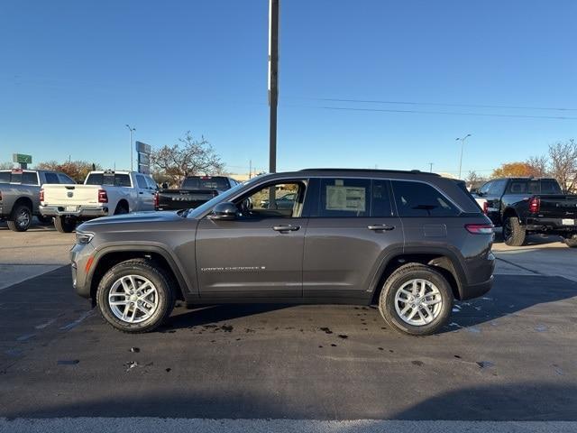 new 2025 Jeep Grand Cherokee car, priced at $41,977