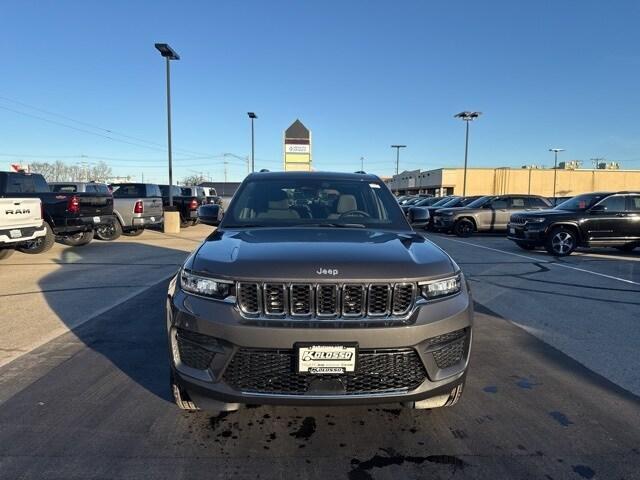 new 2025 Jeep Grand Cherokee car, priced at $41,977