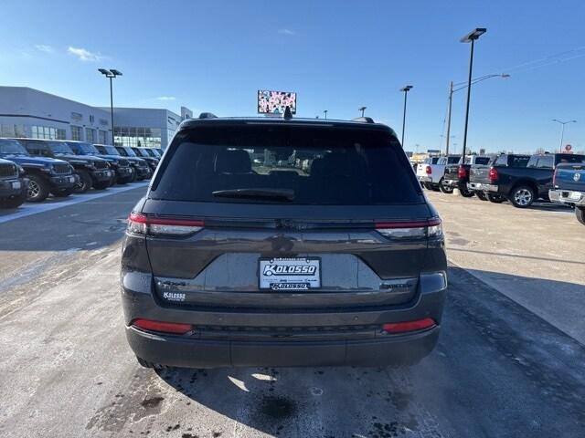 new 2025 Jeep Grand Cherokee car, priced at $50,154