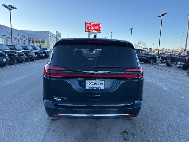 new 2025 Chrysler Pacifica car, priced at $42,373