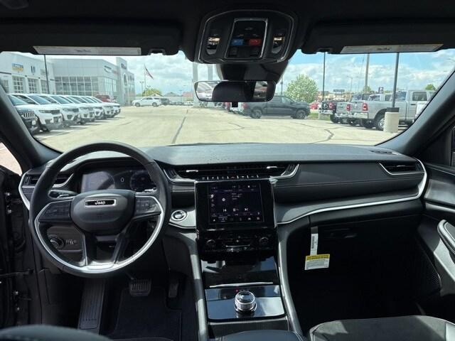 new 2025 Jeep Grand Cherokee car, priced at $45,260